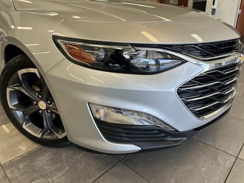 Used 2022 Chevrolet Malibu LT FWD image 17
