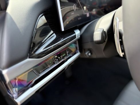 Used 2025 BMW 760i xDrive image 15