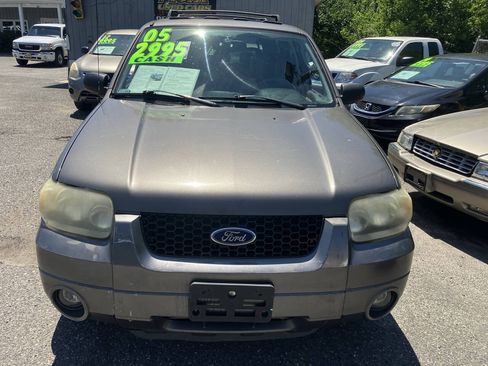 Used 2005 Ford Escape Limited AWD/4WD image 4