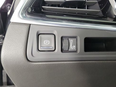 Certified 2025 Cadillac XT6 Premium Luxury image 32