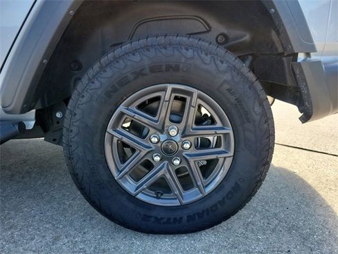 Used 2024 Jeep Wrangler Sport S image 6