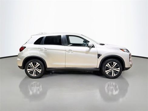Used 2021 Mitsubishi Outlander Sport SE image 6