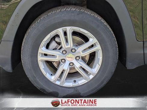Used 2023 GMC Terrain SLE w/ Driver Convenience Package AWD/4WD image 31