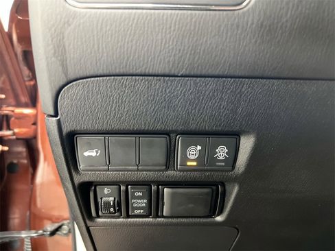 Used 2019 Nissan Armada SL w/ Premium Package image 18