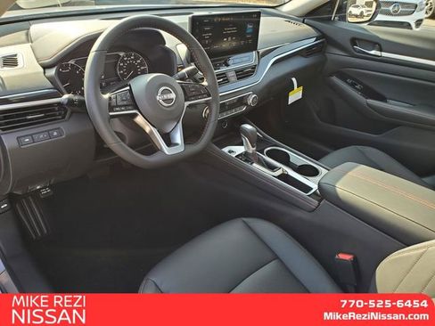 New 2025 Nissan Altima 2.5 SR w/ SR Premium Package image 9