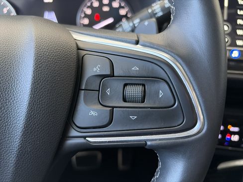Used 2022 Buick Envision Essence w/ Technology Package II FWD image 19