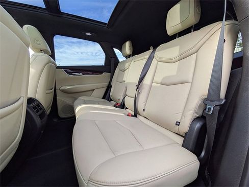 Used 2018 Cadillac XT5 Luxury w/ Driver Awareness Package image 14