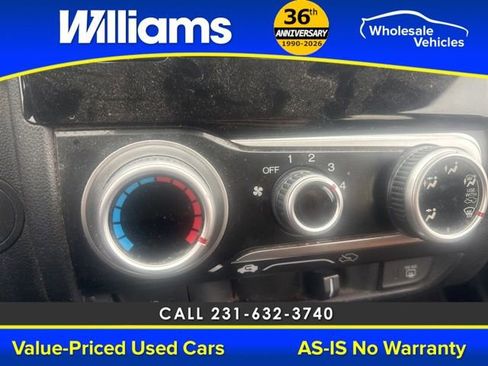 Used 2016 Honda Fit LX image 39