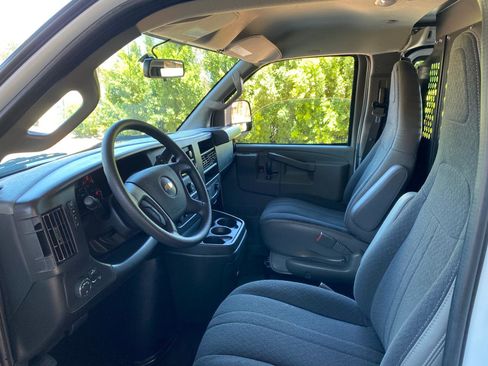 Used 2025 Chevrolet Express 2500 w/ Driver Convenience Package RWD image 23