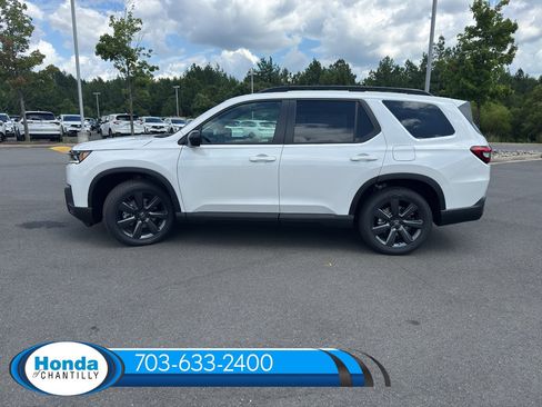 New 2026 Honda Pilot Sport image 4