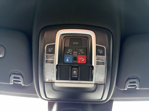 Used 2023 RAM 2500 Limited AWD/4WD image 17