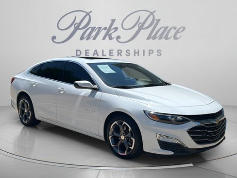 Used 2021 Chevrolet Malibu LT FWD image 7