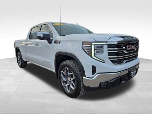 Used 2026 GMC Sierra 1500 SLT image 1