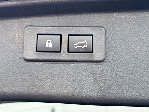 Certified 2025 Subaru Outback Limited image 37