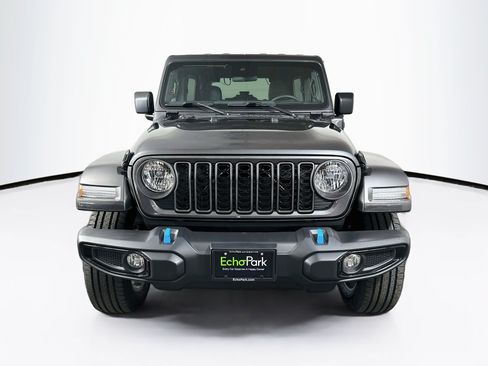 Used 2024 Jeep Wrangler Unlimited w/ Convenience Group AWD/4WD image 2
