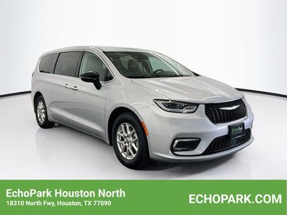 Used 2024 Chrysler Pacifica Touring-L