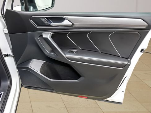 Used 2023 Volkswagen Tiguan SE R-Line AWD/4WD image 25