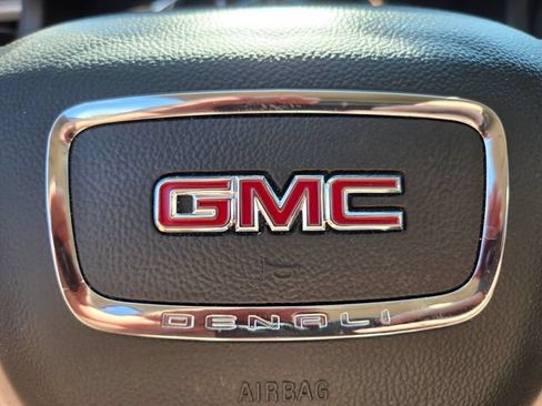 Used 2023 GMC Acadia Denali w/ Denali Technology Package AWD/4WD image 29