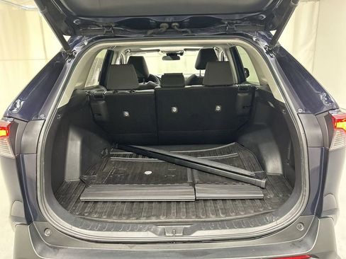 Used 2020 Toyota RAV4 XLE w/ Convenience Package image 22