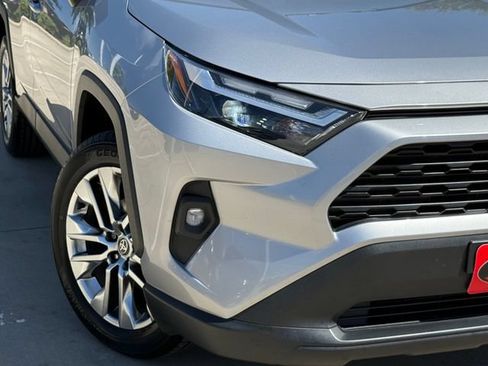 Used 2022 Toyota RAV4 XLE Premium FWD image 3