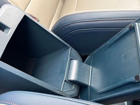 Used 2025 Ford Maverick Lariat AWD/4WD image 23