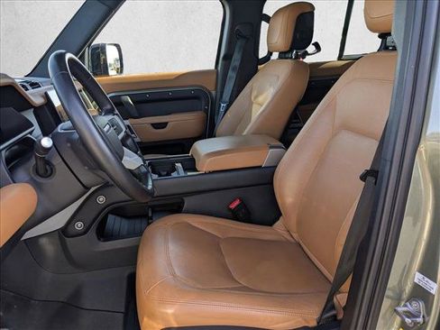 Used 2023 Land Rover Defender 130 SE image 13