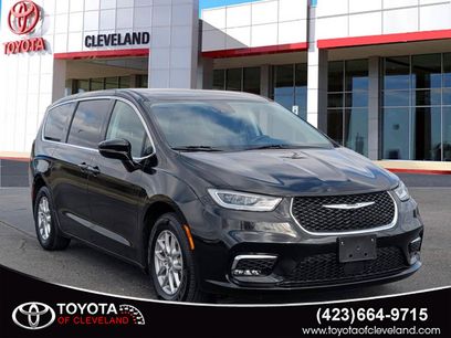 Used 2024 Chrysler Pacifica Touring-L