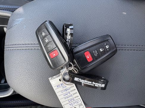 Used 2023 Toyota RAV4 XSE AWD/4WD image 18