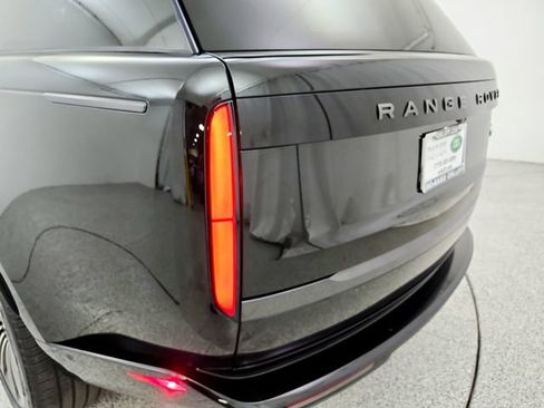 Certified 2023 Land Rover Range Rover SE AWD/4WD image 32