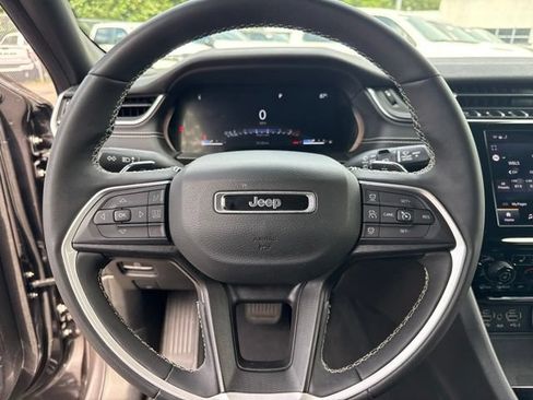 Used 2023 Jeep Grand Cherokee L Laredo AWD/4WD image 8