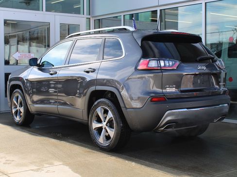 Used 2019 Jeep Cherokee Limited w/ Luxury Group image 6