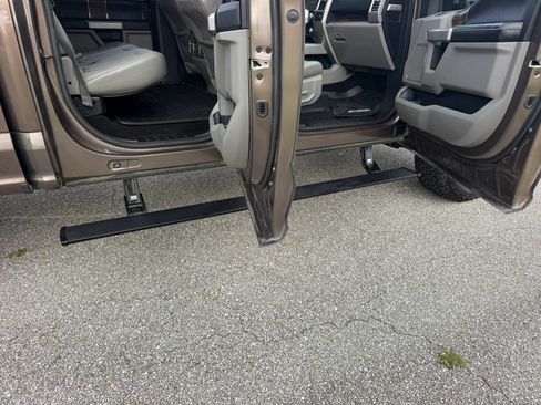 Used 2015 Ford F150 Lariat w/ Equipment Group 502A Luxury AWD/4WD image 31