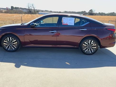 Used 2025 Nissan Altima 2.5 SV image 5