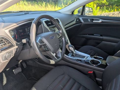 Used 2014 Ford Fusion SE w/ Equipment Group 201A FWD image 6