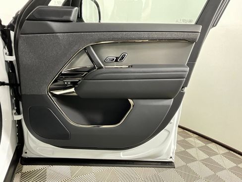 Used 2025 Land Rover Range Rover Sport Dynamic SE image 21