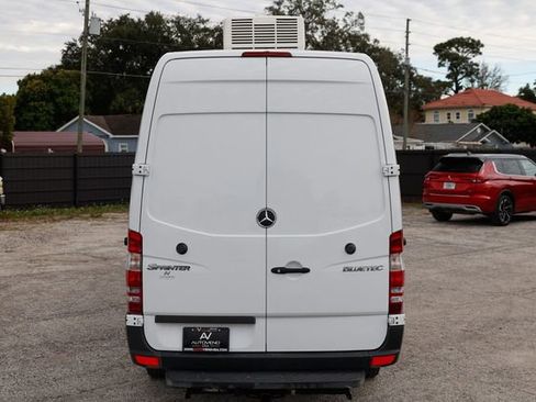 Used 2012 Freightliner Sprinter 2500 image 14