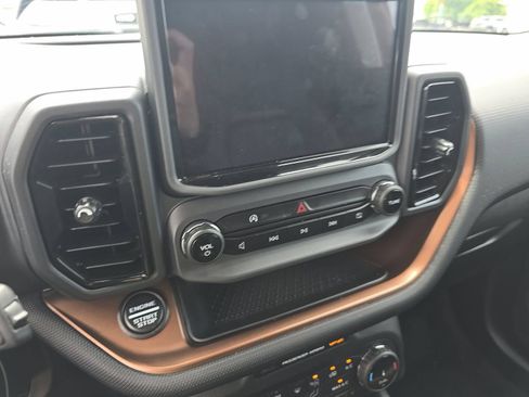 Used 2022 Ford Bronco Sport Outer Banks w/ Tech Package AWD/4WD image 12