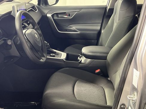 Used 2025 Toyota RAV4 XLE image 13