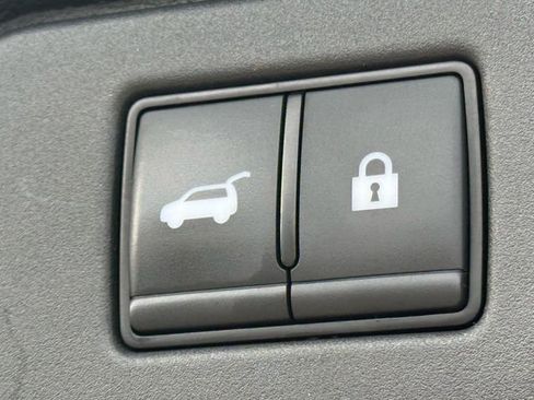 Used 2024 Nissan Rogue SV image 31