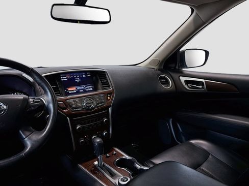 Used 2019 Nissan Pathfinder Platinum AWD/4WD image 26