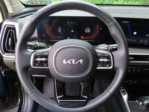 Used 2024 Kia Sorento X-Line EX AWD/4WD image 18