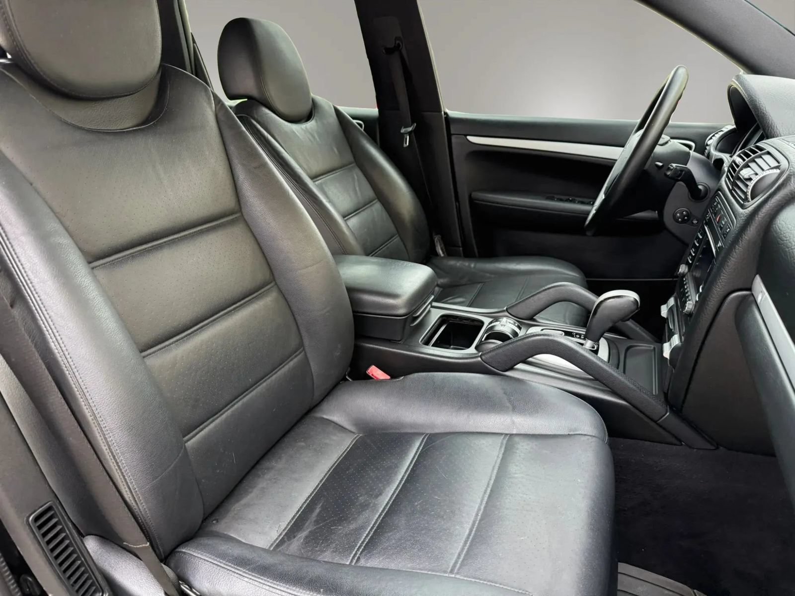 Used 2010 Porsche Cayenne AWD/4WD image 17