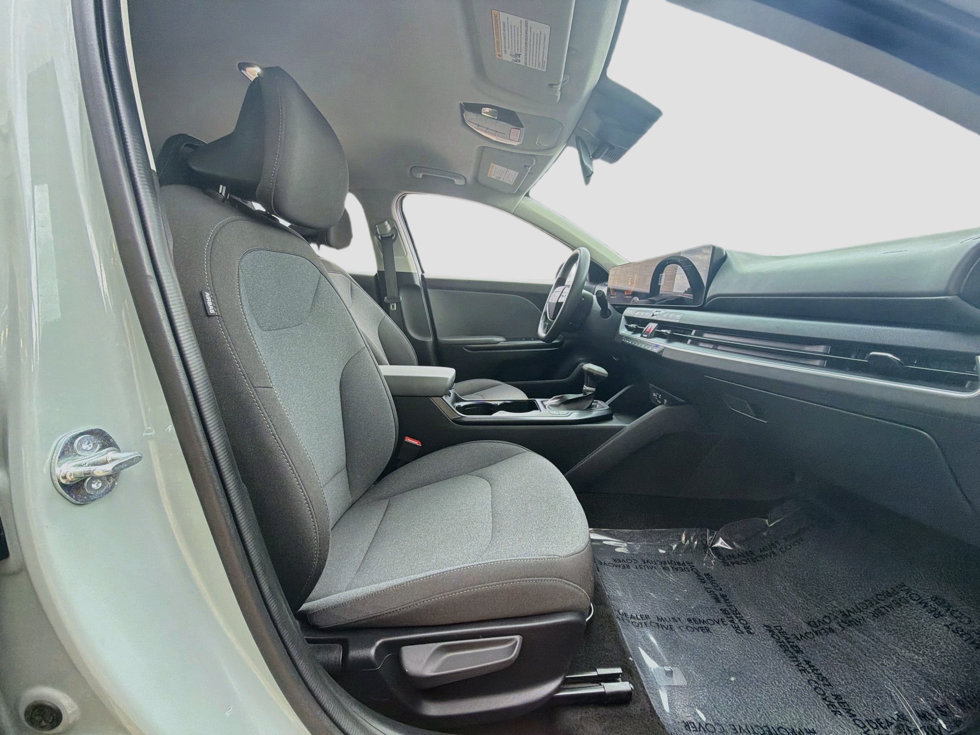 Used 2025 Kia K4 FWD image 30