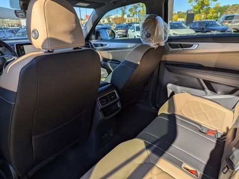 New 2026 Volkswagen Atlas Cross Sport SE image 24
