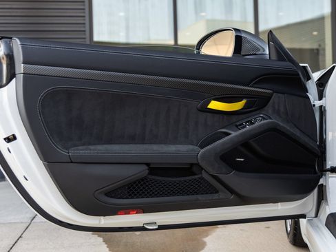Certified 2025 Porsche 718 Boxster Spyder RS RWD image 24