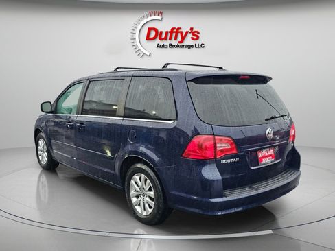 Used 2012 Volkswagen Routan SE image 14