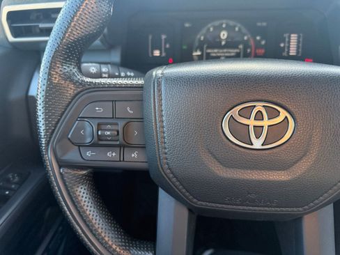 Used 2024 Toyota Tacoma TRD Sport AWD/4WD image 19