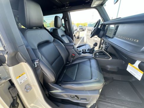 New 2025 Ford Bronco Badlands AWD/4WD image 36