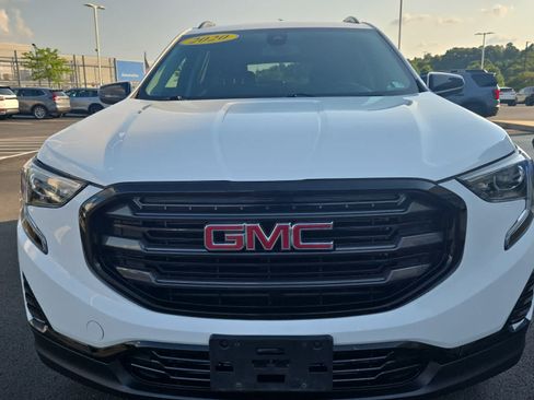 Used 2020 GMC Terrain SLE w/ Driver Convenience Package AWD/4WD image 3