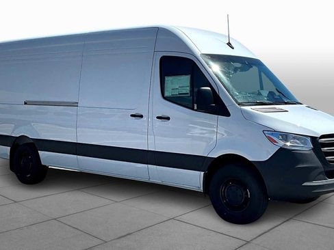 New 2025 Mercedes-Benz Sprinter 2500 image 2